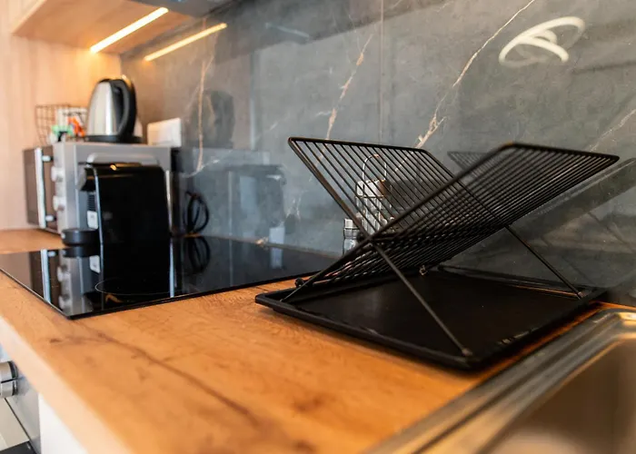 Apartment 30 Roses White